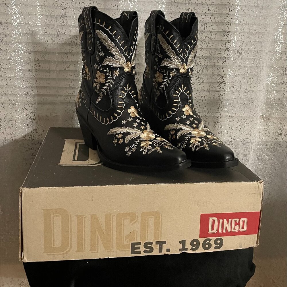 Dingo 1969 Western Leather Booties 9.5